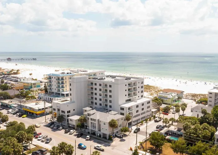Holiday home Coastal 'sea Side' Townhome - Walk To Beach!