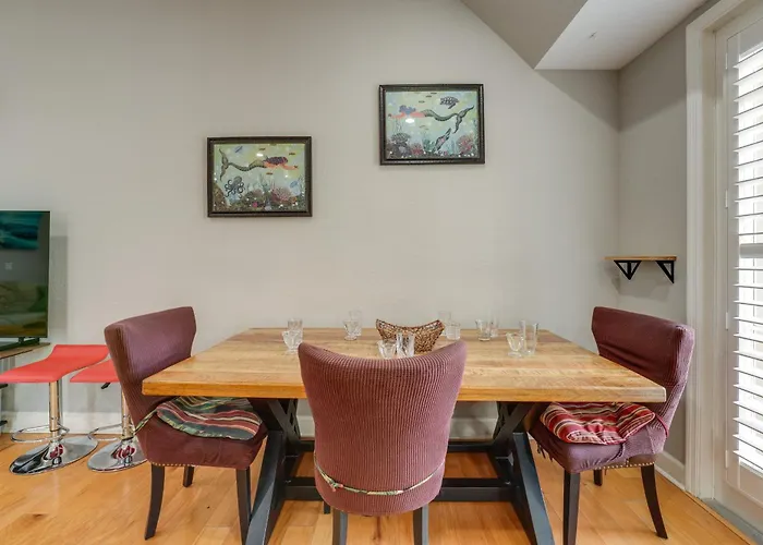 Holiday home Coastal 'sea Side' Townhome - Walk To Beach! *