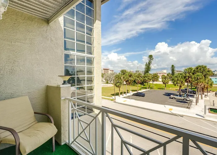 Coastal 'sea Side' Townhome - Walk To Beach! Holiday home Clearwater Beach